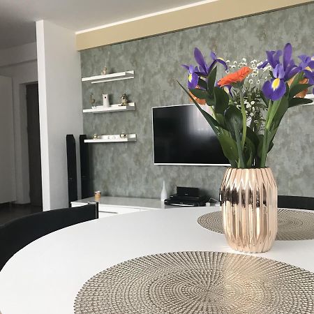 Pipera Lake View By Acme Rent บูคาเรสต์ ภายนอก รูปภาพ