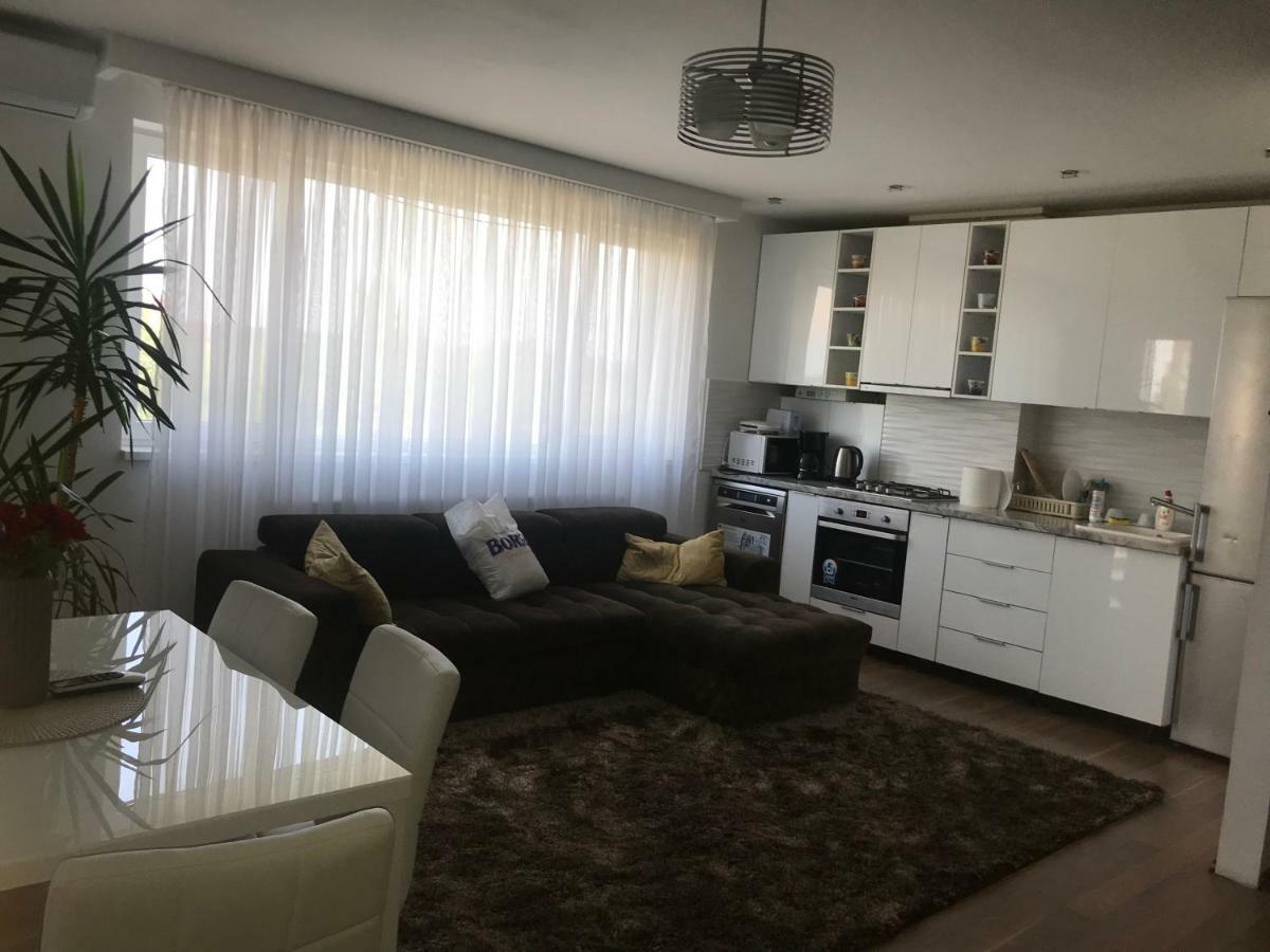 Pipera Lake View By Acme Rent บูคาเรสต์ ภายนอก รูปภาพ